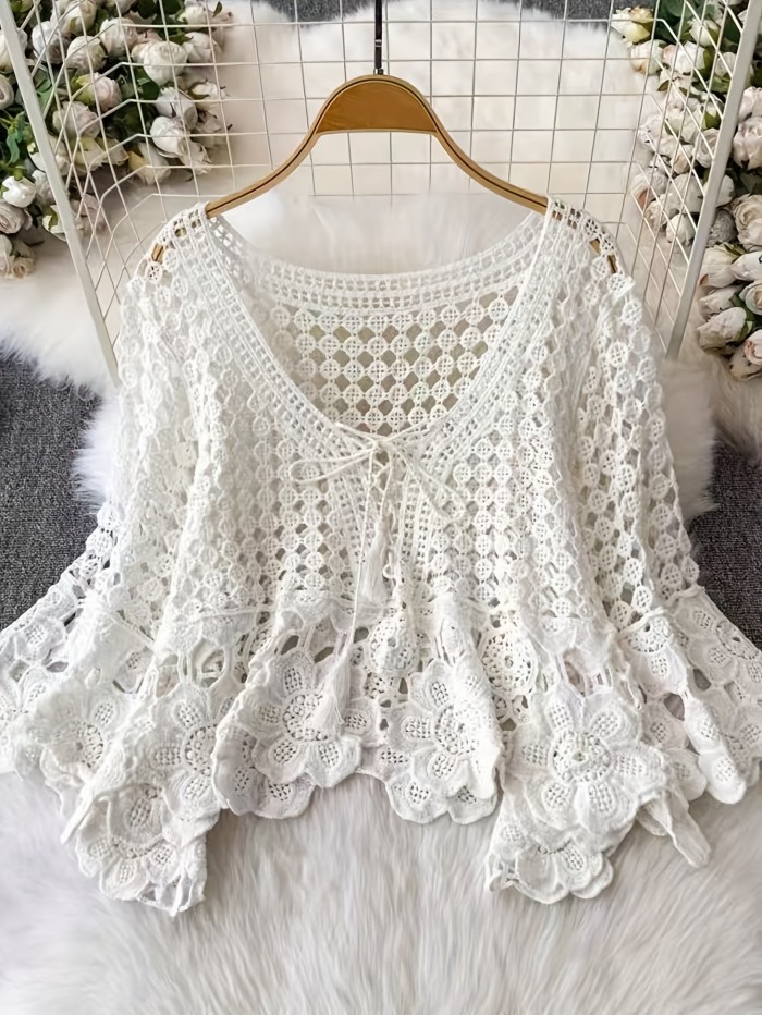 Cut-out top with floral patchwork, irregular hem design, fresh and elegant style, half-open neckline with tie