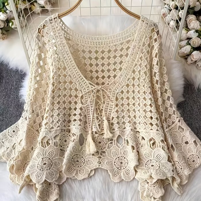 Cut-out top with floral patchwork, irregular hem design, fresh and elegant style, half-open neckline with tie