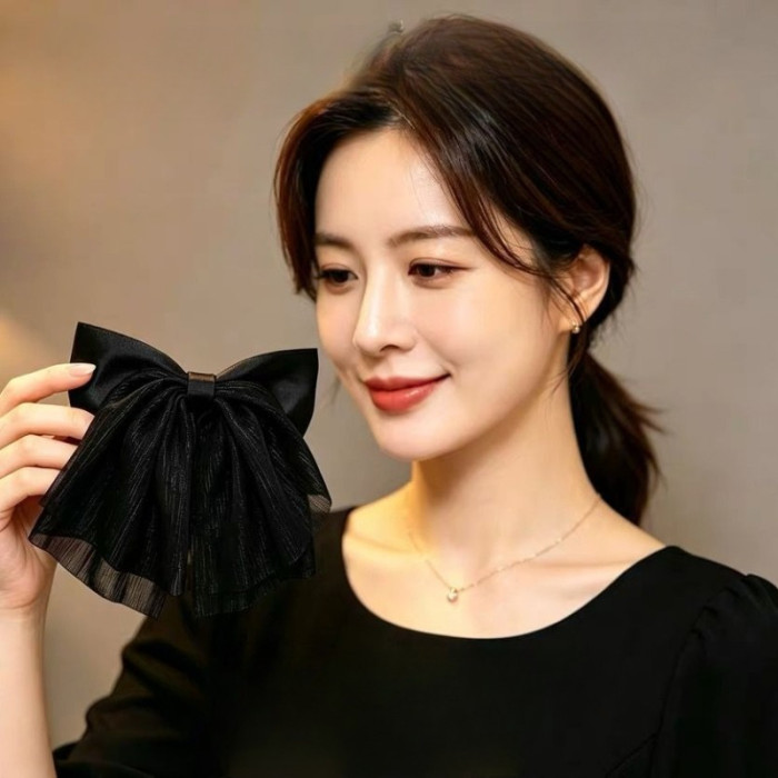 Elegant and Versatile Updo Top Clip, Black Mesh Bow Hair Clip, High-End Feel Back-of-Head Claw Clip
