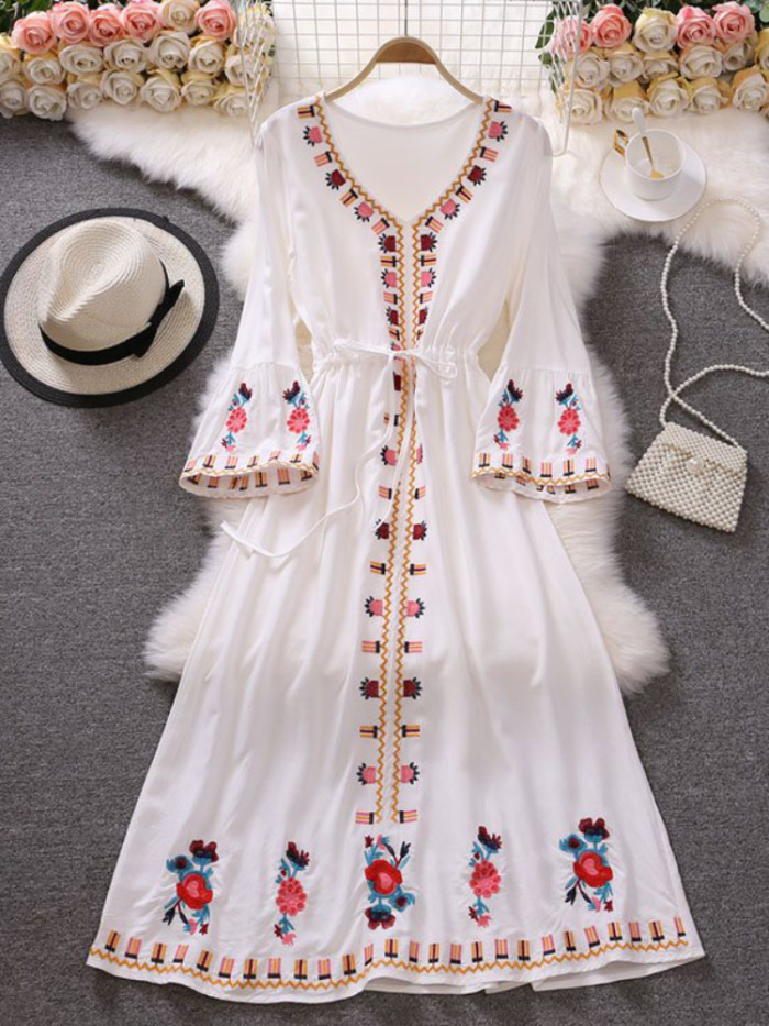 Summer Retro Fashion Elegant Embroidered V-neck A-line Holiday Swing Maxi Dress
