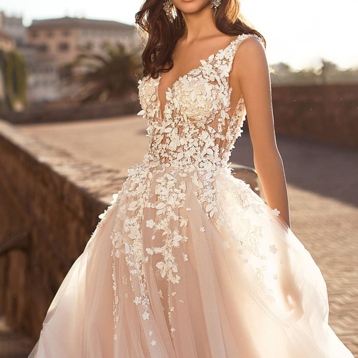 Women's Sexy Lace Sleeveless Deep V Neck Elegant Wedding Dress
