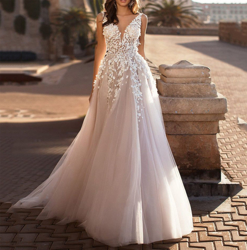Wedding Dress Sexy V neck Sleeveless Lace Wedding Dress main image 0