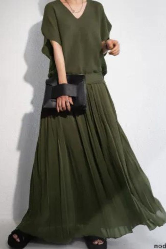 Women's Fashion V-Neck Knitted Pleated Pleated Loose Casual Swing Maxi Dress