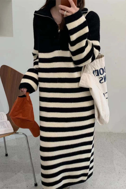 Zip half turtleneck contrast striped mid-length knitted dress