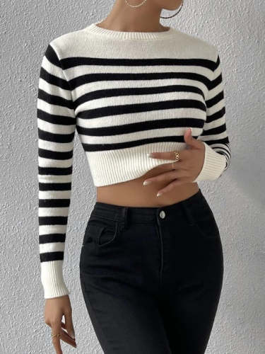 Striped cropped slim fit knit top