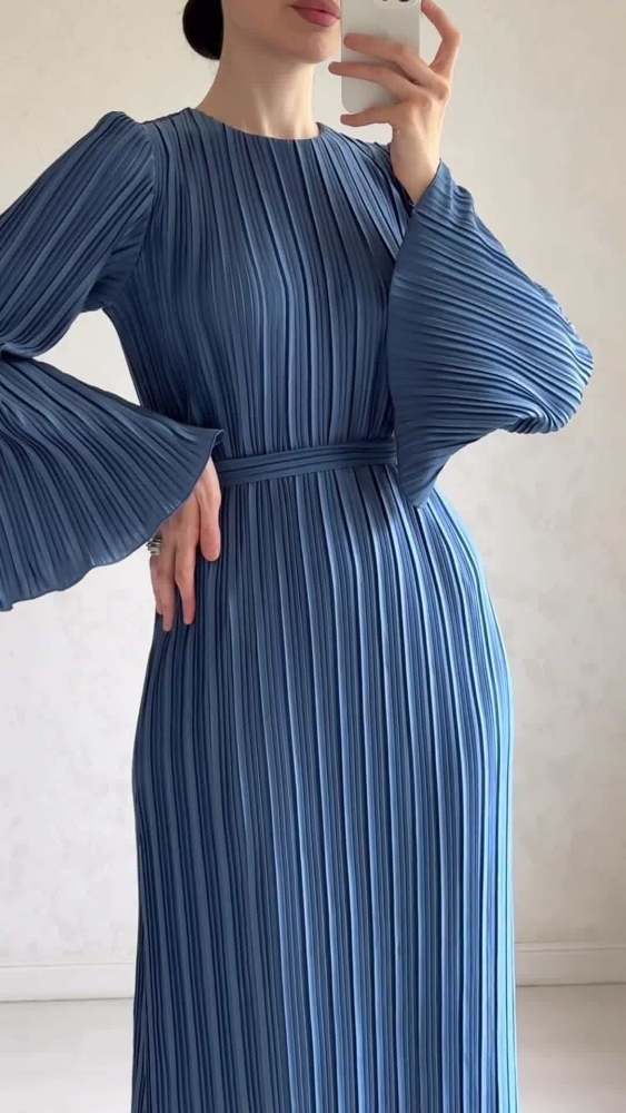 Elegant Pleated Trumpet Sleeve Midi Dress