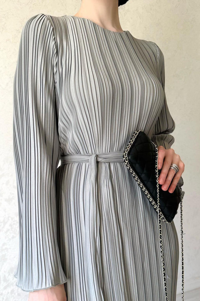 Elegant Pleated Trumpet Sleeve Midi Dress