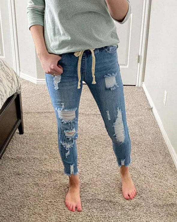Elastic Waist With Drawstring Distressed Denim Capri Pants