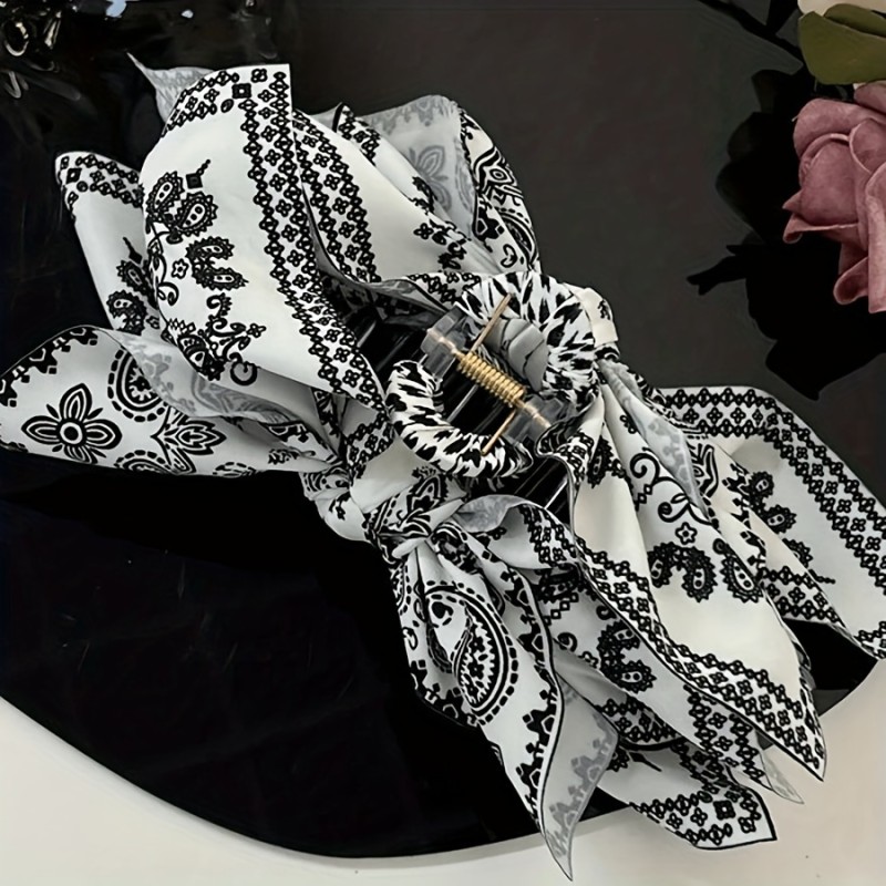 Vintage Elegant Butterfly Hair Claw with Bow and Tassel, Big Fabric Hair Clip for Women and Girls, Paisley Bohemian Style Hair Accessory, Ideal for Vacation and Festive Photoshoots - Single Piece