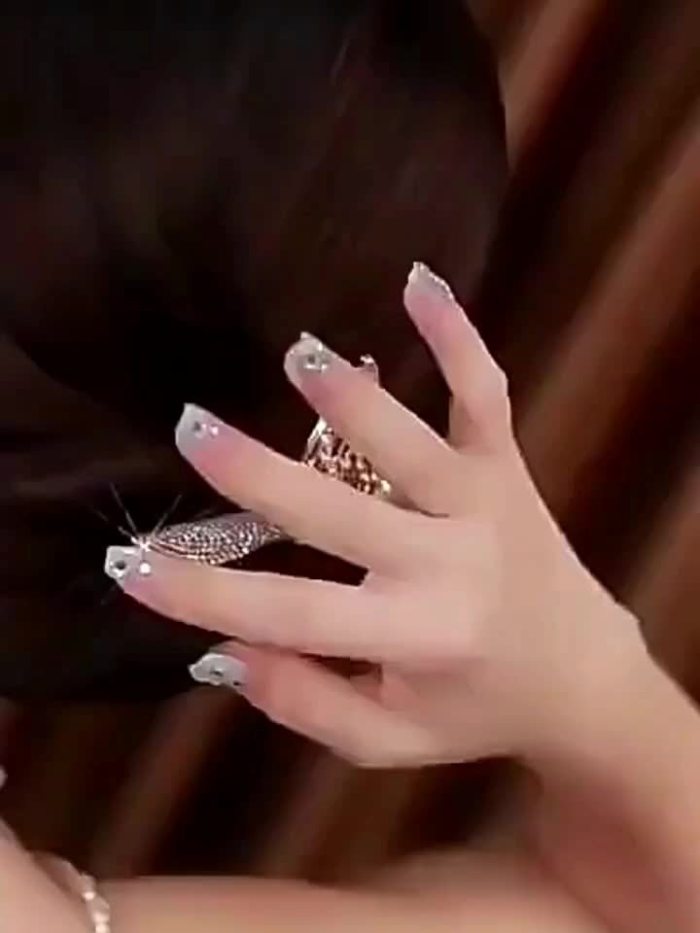 1pc Fishtail Shaped Rhinestones Faux Pearls Decor Hair Bun Maker DIY Elegant Lazy Hair Curler French Twist Hairstyle Bun Hair Accessories