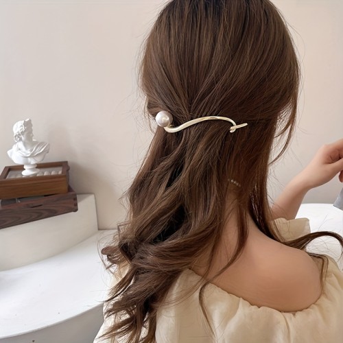 Elegant Pearl Hair Claw Clip for Women, Large Metal Bun Holder with Color-Matching Design, Fashionable Frog Buckle Duckbill Grip for Upswept Hairstyles, Suitable for Ages 14+, Single Piece