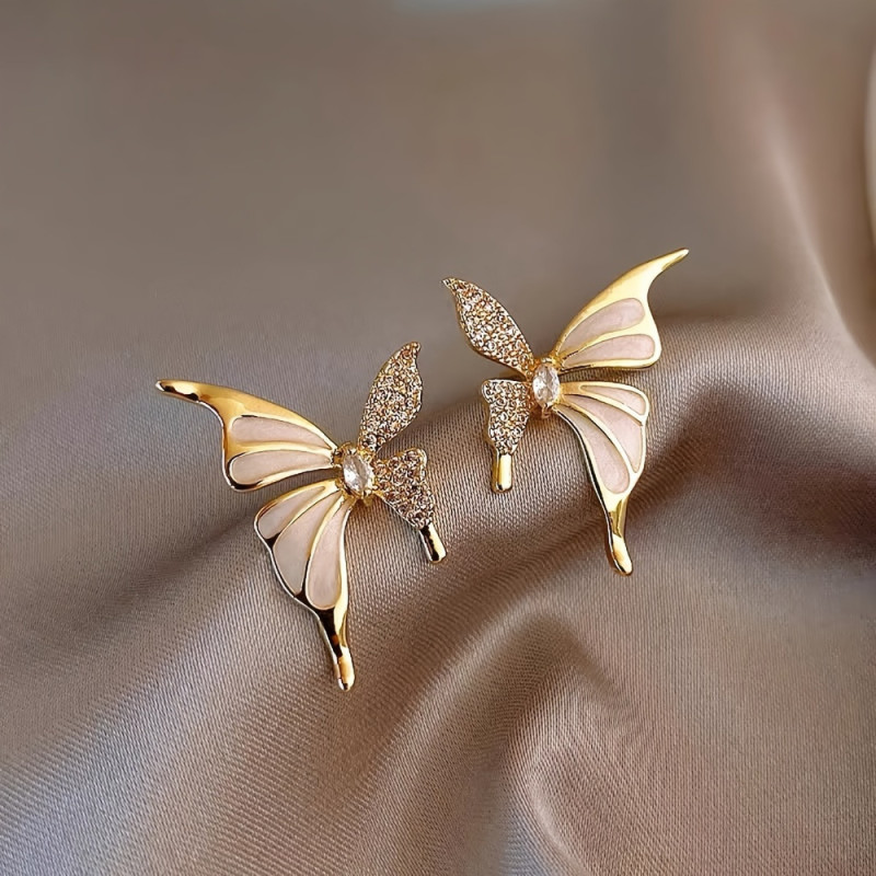 Elegant and Luxurious Charming Butterfly Stud Earrings - Vintage Style Design, Ideal Fashion Accessory for Everyday Wear and Any Occasion Perfect Gift for Beautiful Women Christmas Halloween Gift