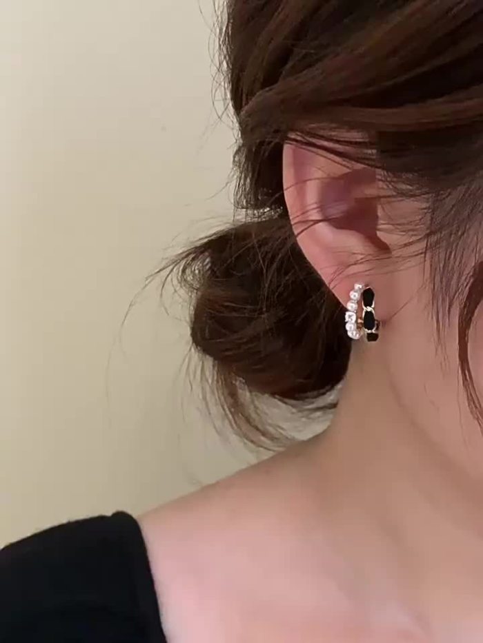 Creative Double Layer Design Hoop Earrings Zinc Alloy Jewelry Embellished With Imitation Pearl Black Velvet Design Delicate Female Earrings