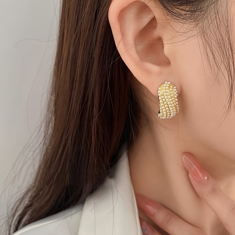 1pair Fashion Simple Niche Design Premium Sense Elegant Temperament Style Imitation Pearl Ladies Casual Daily Wear & Banquet Party Ear Jewelry