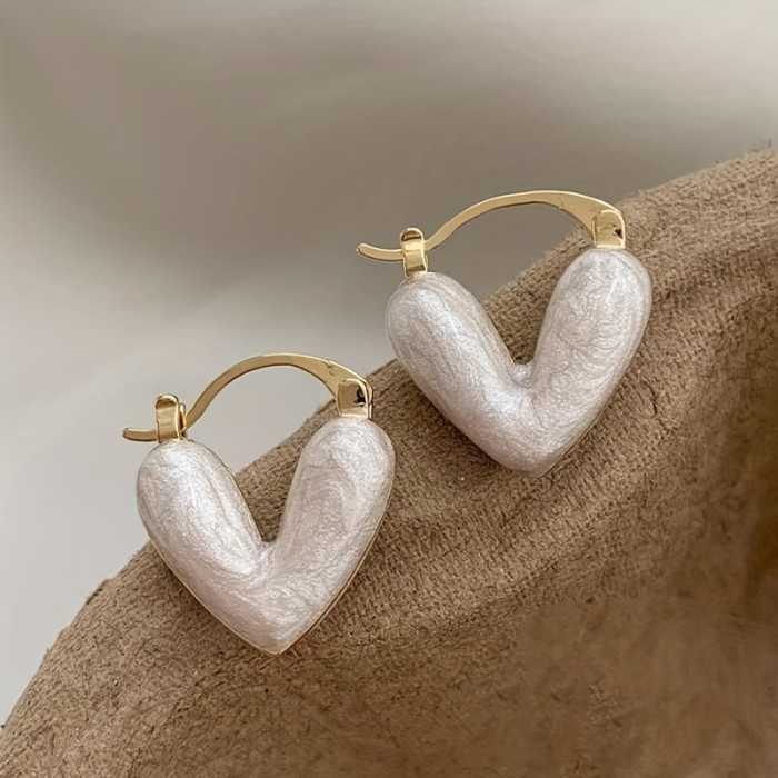 Heart Shape White Synthetic Gems Decor Hoop Earrings Elegant Style Alloy 14K Gold Plated Jewelry Gift For Lovers