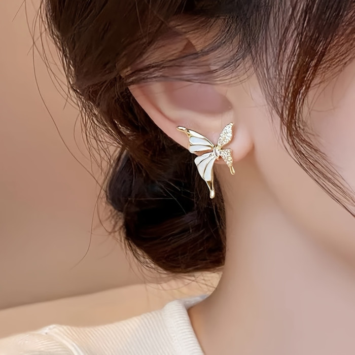 Elegant and Luxurious Charming Butterfly Stud Earrings - Vintage Style Design, Ideal Fashion Accessory for Everyday Wear and Any Occasion Perfect Gift for Beautiful Women Christmas Halloween Gift