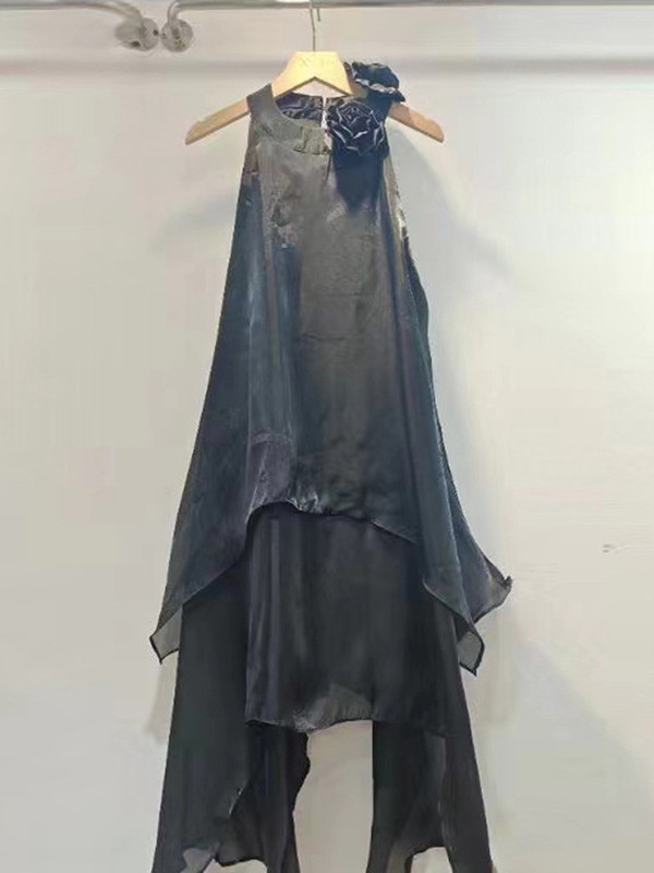 High Waisted Loose Double Layered Shiny Three-Dimensional Flower Halter-Neck Midi Dresses