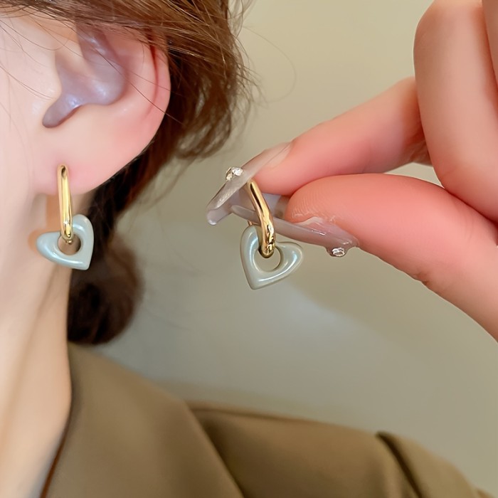 Romantic Ear Buckles Earrings Hollow Heart Shape Pendant Dangle Charm Earrings Sweet Ear Jewelry Decor