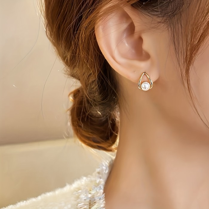Hollow Geometric Stud Earrings Embellished With Imitation Pearl Vintage Elegant Style For Women Dating Ear Decor