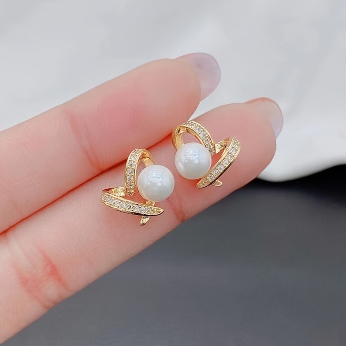 Love Heart Faux Pearl Ladies Stud Earrings Temperament Design Earrings Female Valentine's Day Gift