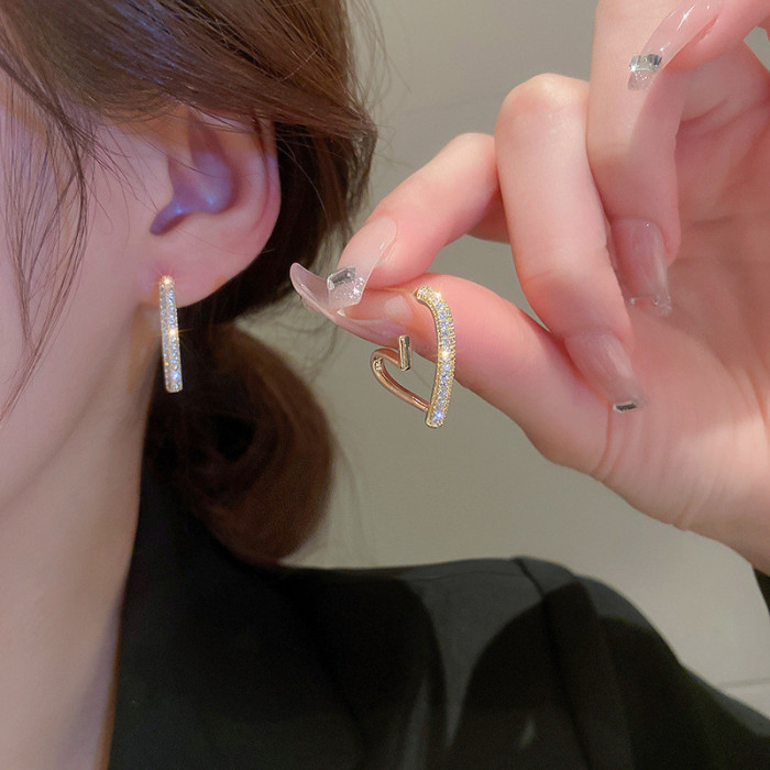 Tiny Irregular Heart Design Hoop Earrings Alloy 18K Gold Plated  Jewelry Rhinestones Inlaid Vintage Elegant Style Dating Earrings
