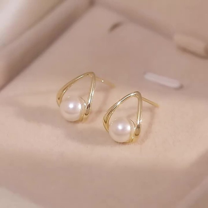 Hollow Geometric Stud Earrings Embellished With Imitation Pearl Vintage Elegant Style For Women Dating Ear Decor