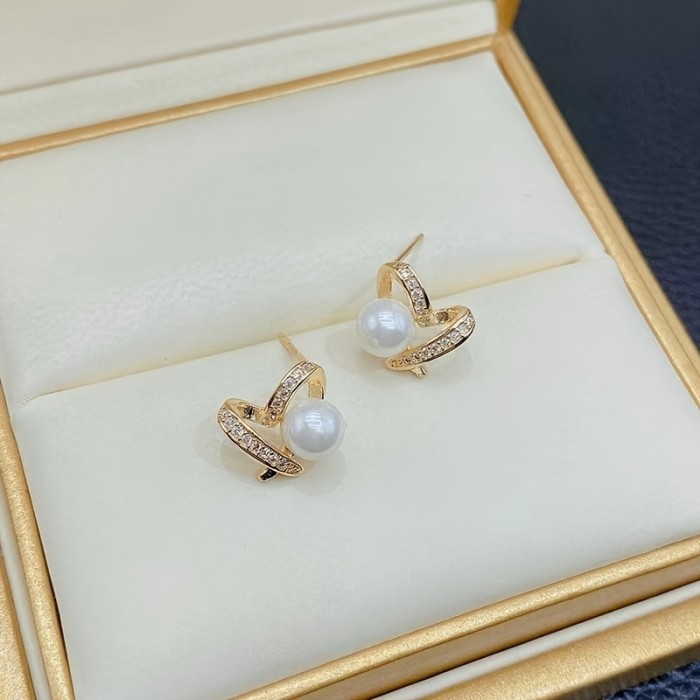 Love Heart Faux Pearl Ladies Stud Earrings Temperament Design Earrings Female Valentine's Day Gift