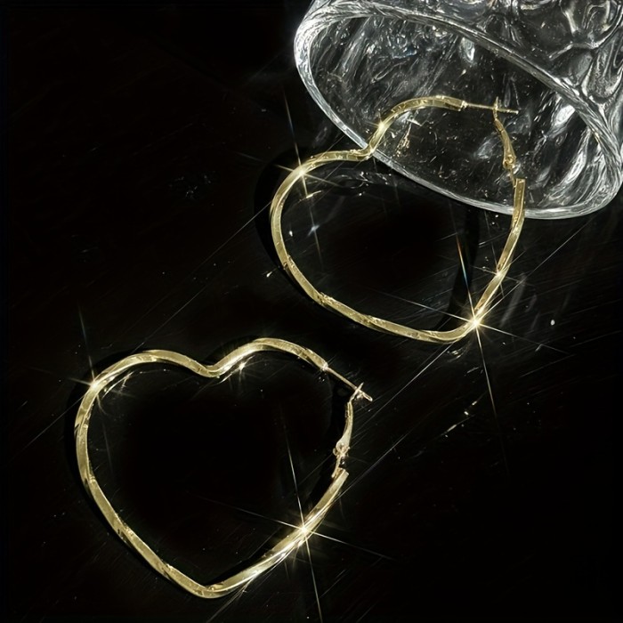 1 Pair Elegant Minimalist Style Heart-Shaped Earrings, Golden Tone Dangle Ear Accessories For Women, Fashionable Statement Jewelry