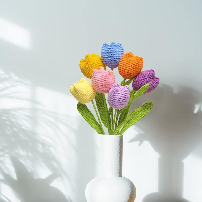 Crochet Flowers 7PCS Fake Tulips Artificial Flowers Handmade Knitted Tulip Croquet Flower Bouchet Table Centerpieces Gift for Women