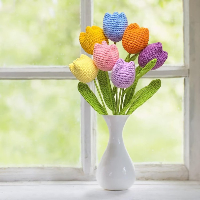 Crochet Flowers 7PCS Fake Tulips Artificial Flowers Handmade Knitted Tulip Croquet Flower Bouchet Table Centerpieces Gift for Women