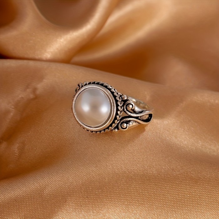 Elegant Vintage-Inspired Silvery-Plated Copper Ring with Faux Pearl - Perfect for Engagements, Anniversaries & Casual Attire