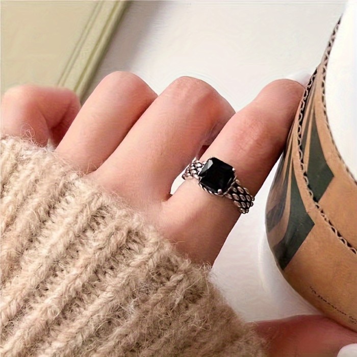 Elegant Vintage-Inspired Alloy Ring with Adjustable Open Design - Perfect for Casual Attire & Parties