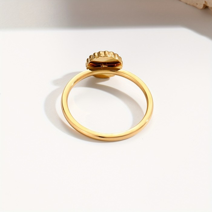 Elegant French Vintage Style Pearl Pattern Stainless Steel Women's Ring, 14K Golden Plated, Faux Pearl Inlay, Daily Wear Fashion Accessory