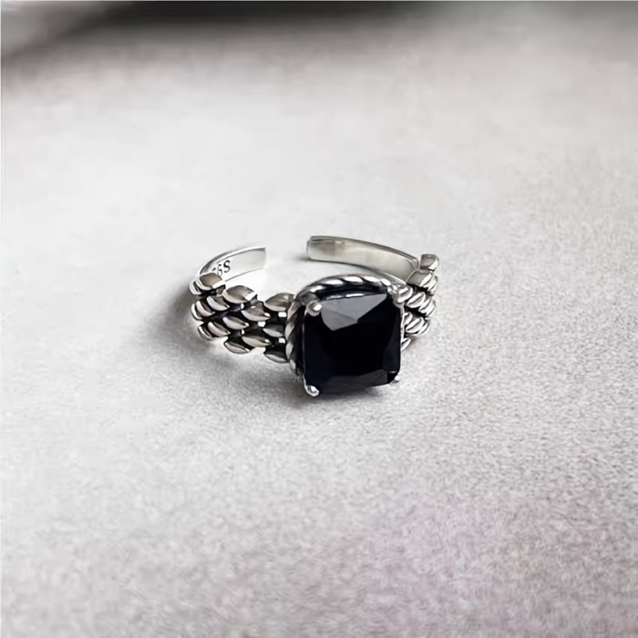 Elegant Vintage-Inspired Alloy Ring with Adjustable Open Design - Perfect for Casual Attire & Parties