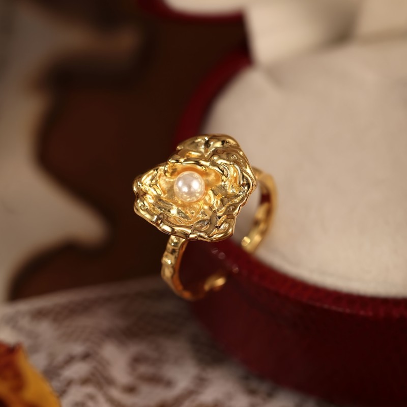 Elegant Vintage-Inspired Faux Pearl Ring - Adjustable, Chic & Simple Design for Casual Attire or Gifting