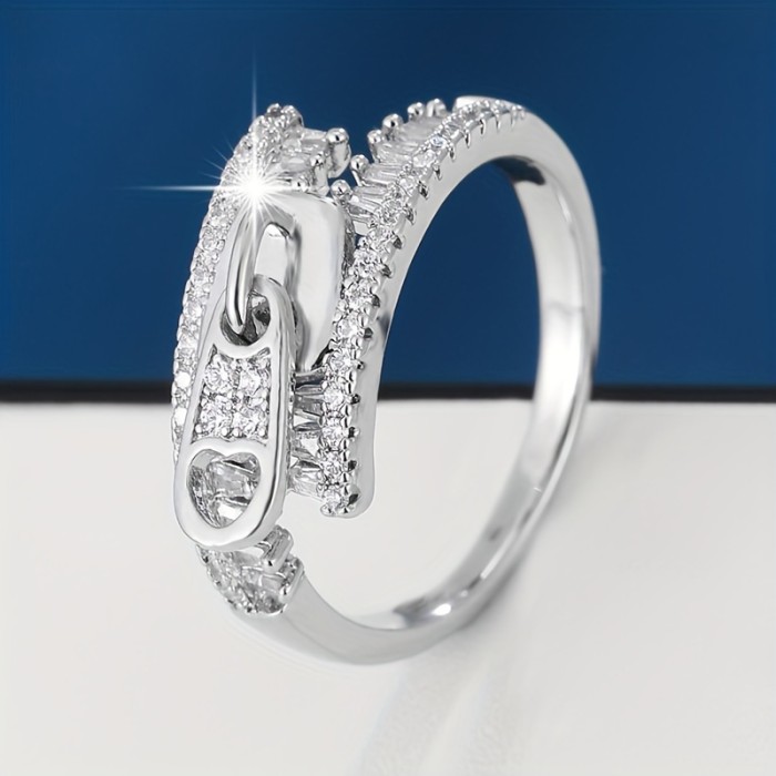 Elegant Zipper Design Ladies' Ring with Synthetic Cubic Zirconia, Copper Base with Unique Plating, Fashionable Statement Jewelry for Daily and Gift Occasions - Single Pack