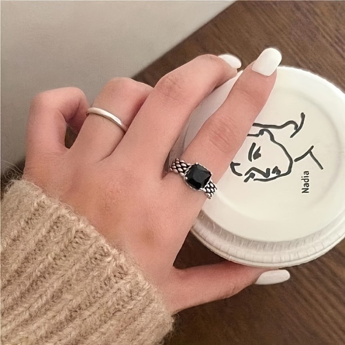 Elegant Vintage-Inspired Alloy Ring with Adjustable Open Design - Perfect for Casual Attire & Parties