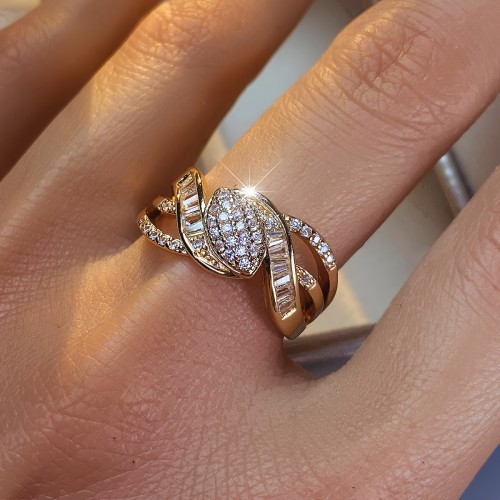 Elegant Vintage-Inspired Geometric Irregular Ring with Cubic Zirconia - Fashionable Women's Accessory for Parties & Casual Wear