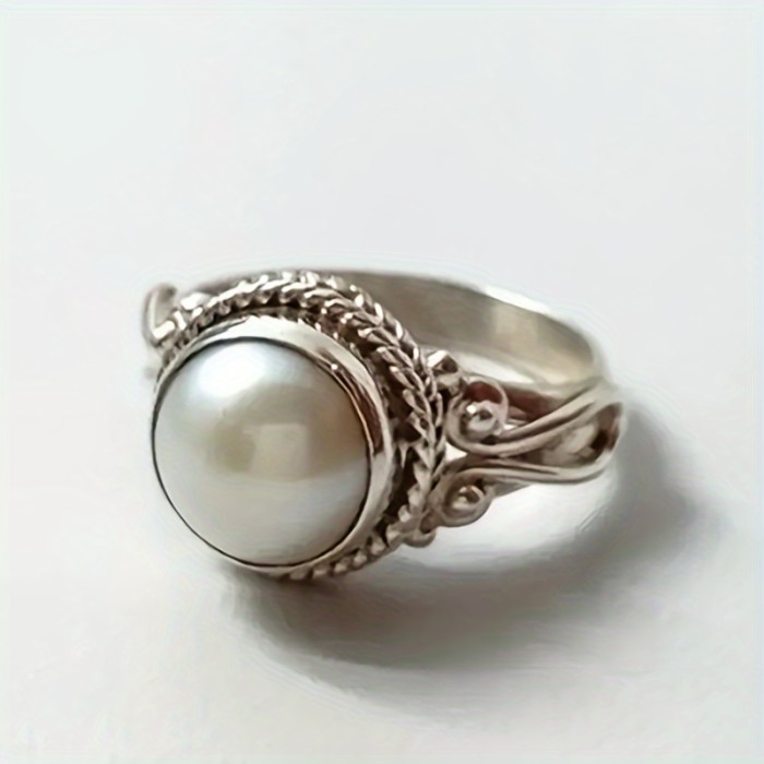 Elegant Vintage-Inspired Silvery-Plated Copper Ring with Faux Pearl - Perfect for Engagements, Anniversaries & Casual Attire