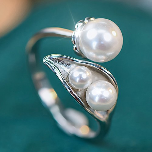 Vintage Elegant Leaf Design 925 Sterling Silver Plated Adjustable Ring with Imitation Pearls - Sophisticated Women's Open Band Ring for Daily Wear, Gift-Giving with Gift Box