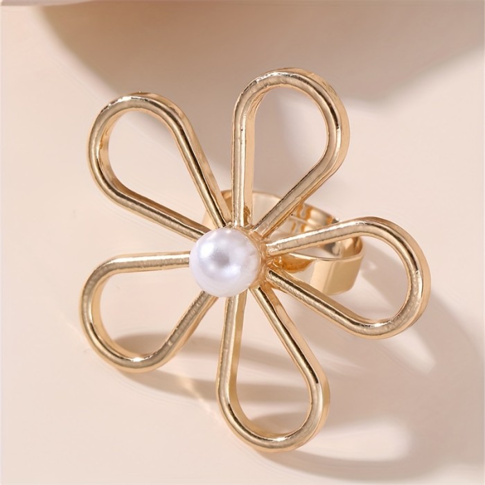 Elegant Faux Pearl & Leaf Hollow Flower Ring - Starfish Charm, Vintage-Inspired Alloy Statement Piece for Women - Perfect for Parties & Gifts