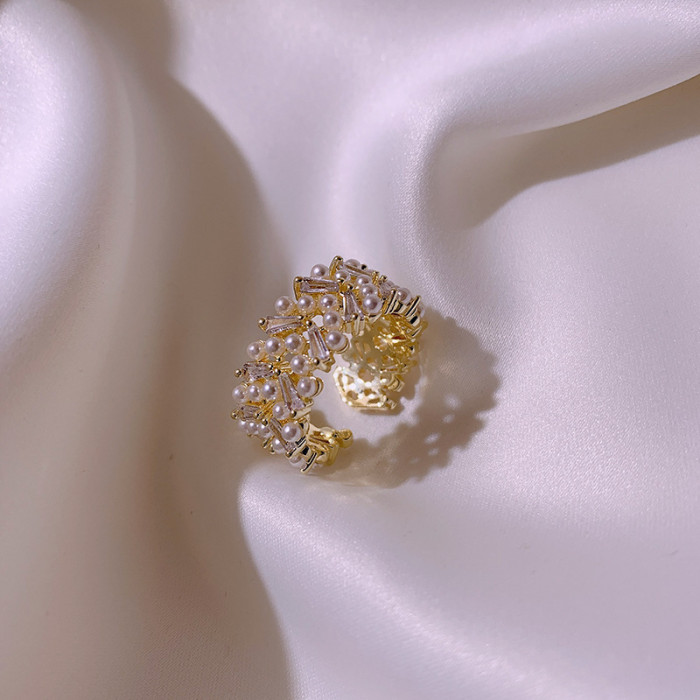 Chic Adjustable Faux Pearl & Zirconia Leaf Ring - Vintage Style, Perfect for Casual Attire & Special Occasions - Ideal Gift for Women, Moms, and Friends