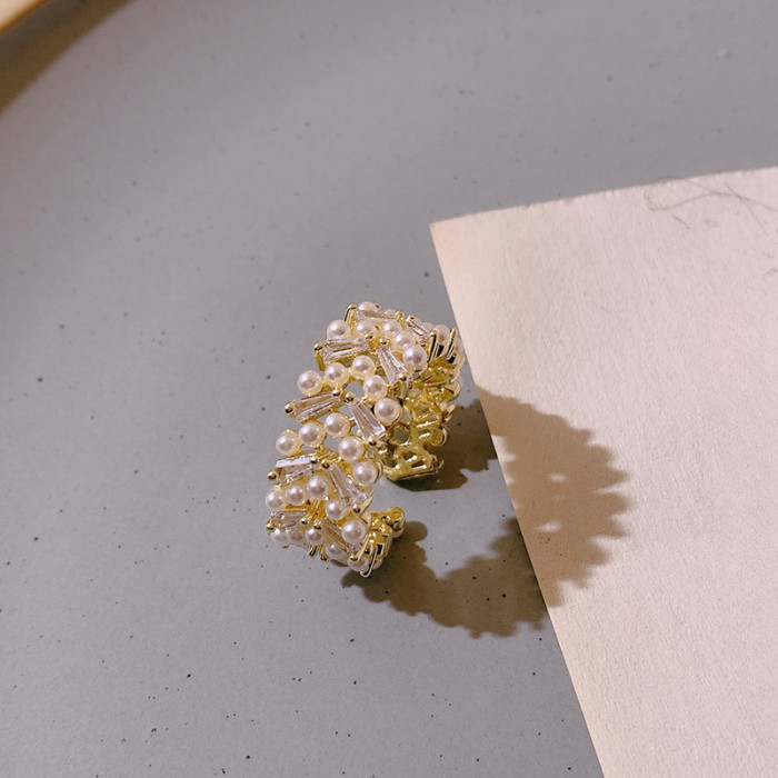 Chic Adjustable Faux Pearl & Zirconia Leaf Ring - Vintage Style, Perfect for Casual Attire & Special Occasions - Ideal Gift for Women, Moms, and Friends