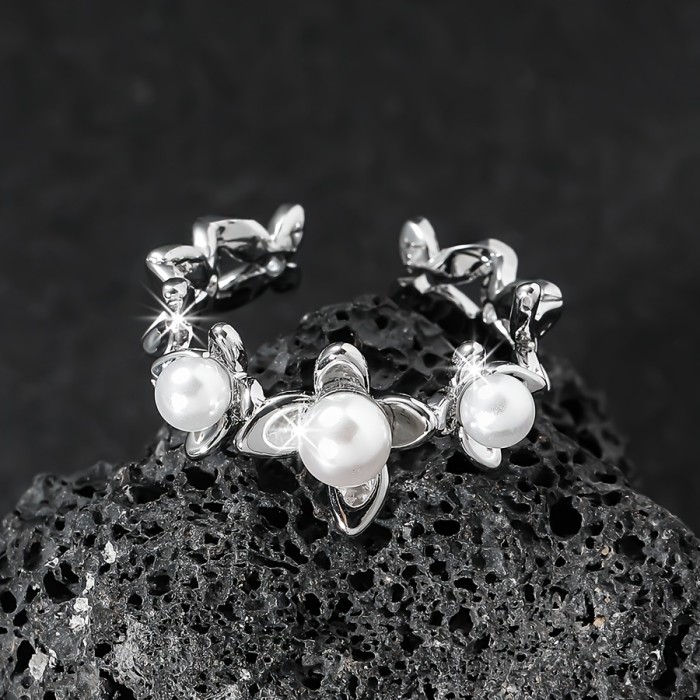 Elegant Vintage-Inspired Butterfly Ring with Faux Pearls - Adjustable Open Design, Perfect for Casual Attire