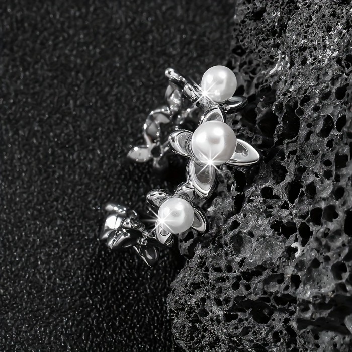 Elegant Vintage-Inspired Butterfly Ring with Faux Pearls - Adjustable Open Design, Perfect for Casual Attire