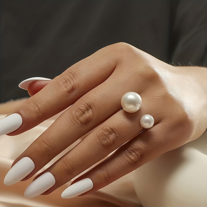 Elegant Adjustable Faux Pearl Ring for Women - Versatile & Chic, Perfect for Casual Attire and Special Occasions