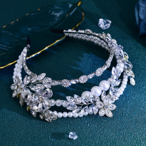 Elegant Bridal Headband with Rhinestone and Pearls - Iron Alloy Wedding Hair Accessory, Floral Design, Single Piece, Stylish Dress Up Hairband for Brides and Weddings, No Feather - HP710