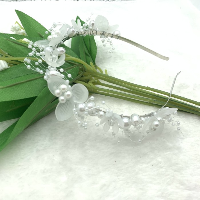 Elegant Floral Bridal Headband with Faux Pearls and Crystals, 1pc Alloy Wedding Hair Accessory, No Feather, Sophisticated Flower Pearl Tiara for Special Occasions