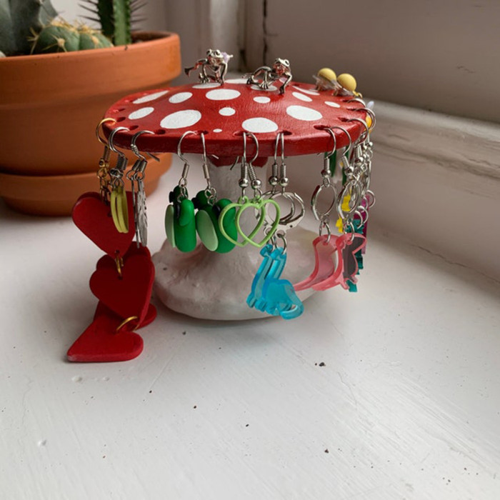 1pc New Resin Mushroom Earring Holder, Table Storage Ornaments Decoration Display Rack For Jewelry, Red Mushroom Design Jewelry Organizer
