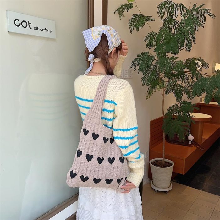 Women's knitted handbags, crochet shoulder bags, heart pattern handbags, beautiful daily knitted bags, sweet knitted shoulder bags